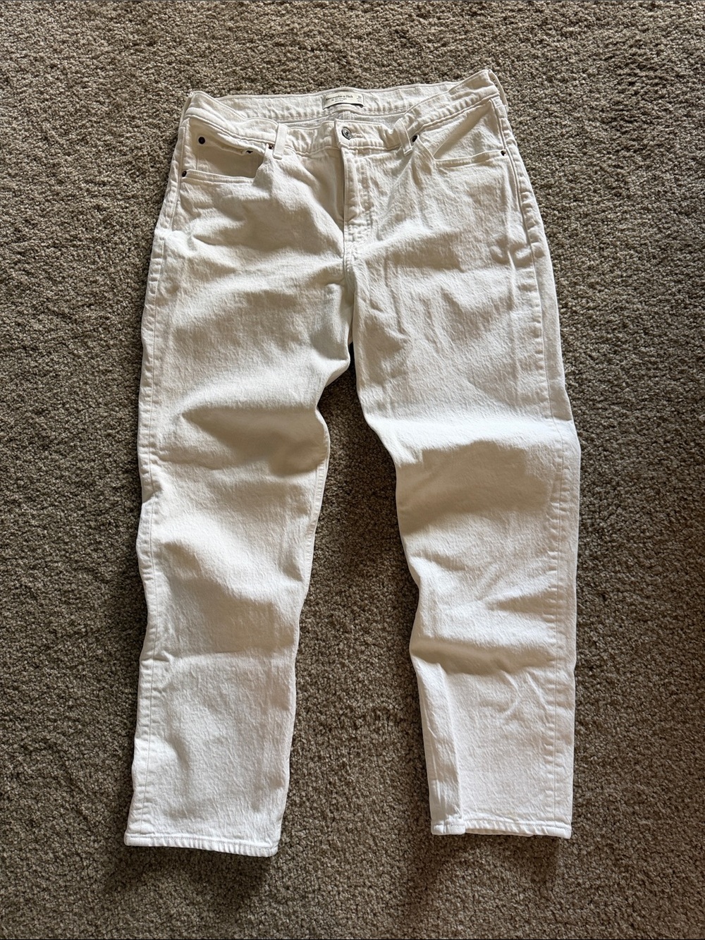 Abercrombie & Fitch - The ‘90s Straight Mid Rise